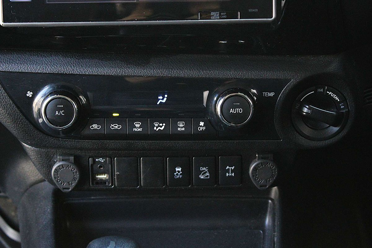 2020 Toyota Hilux SR5 GUN126R 4X4