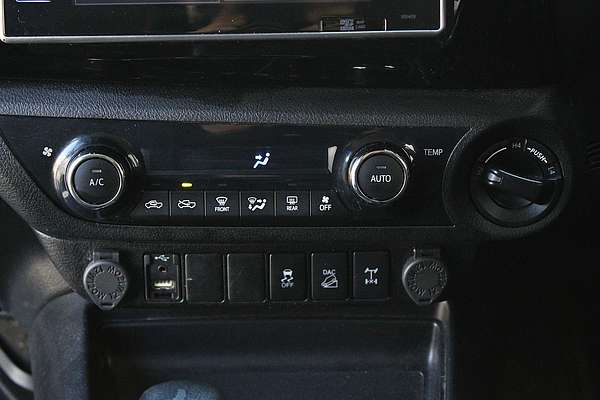 2020 Toyota Hilux SR5 GUN126R 4X4