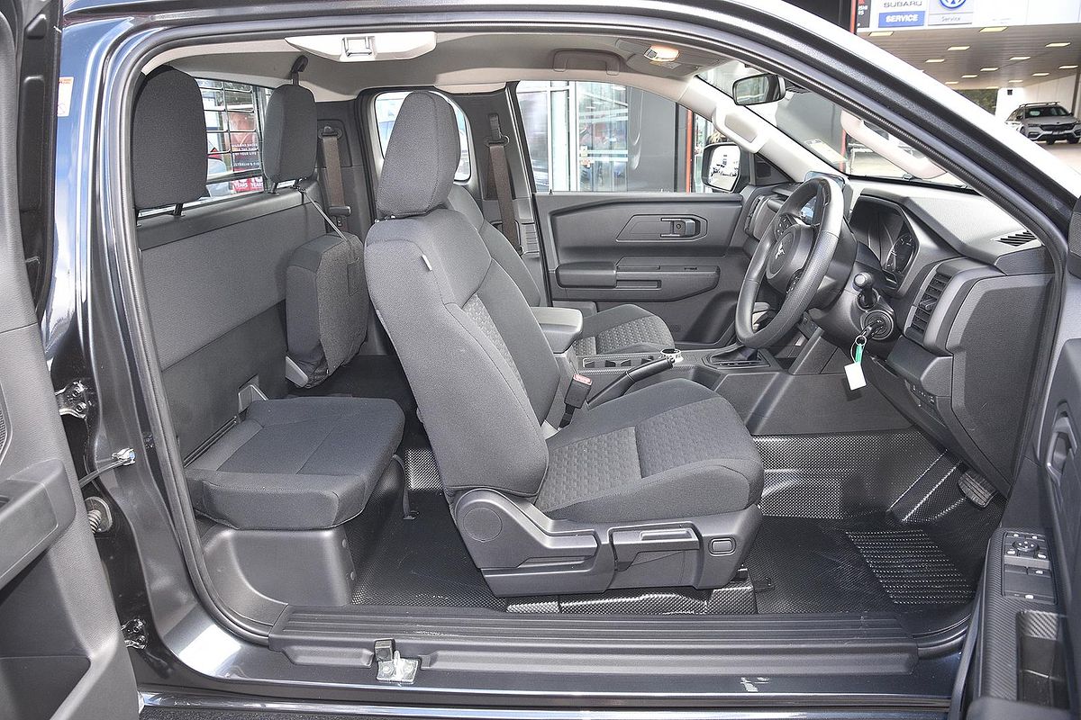 2025 Mitsubishi Triton GLX MV 4X4