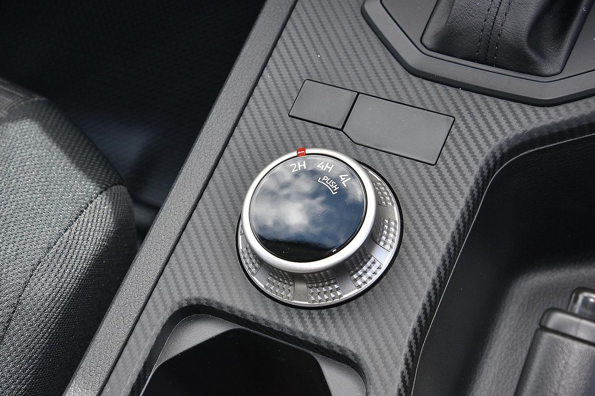 2025 Mitsubishi Triton GLX MV 4X4