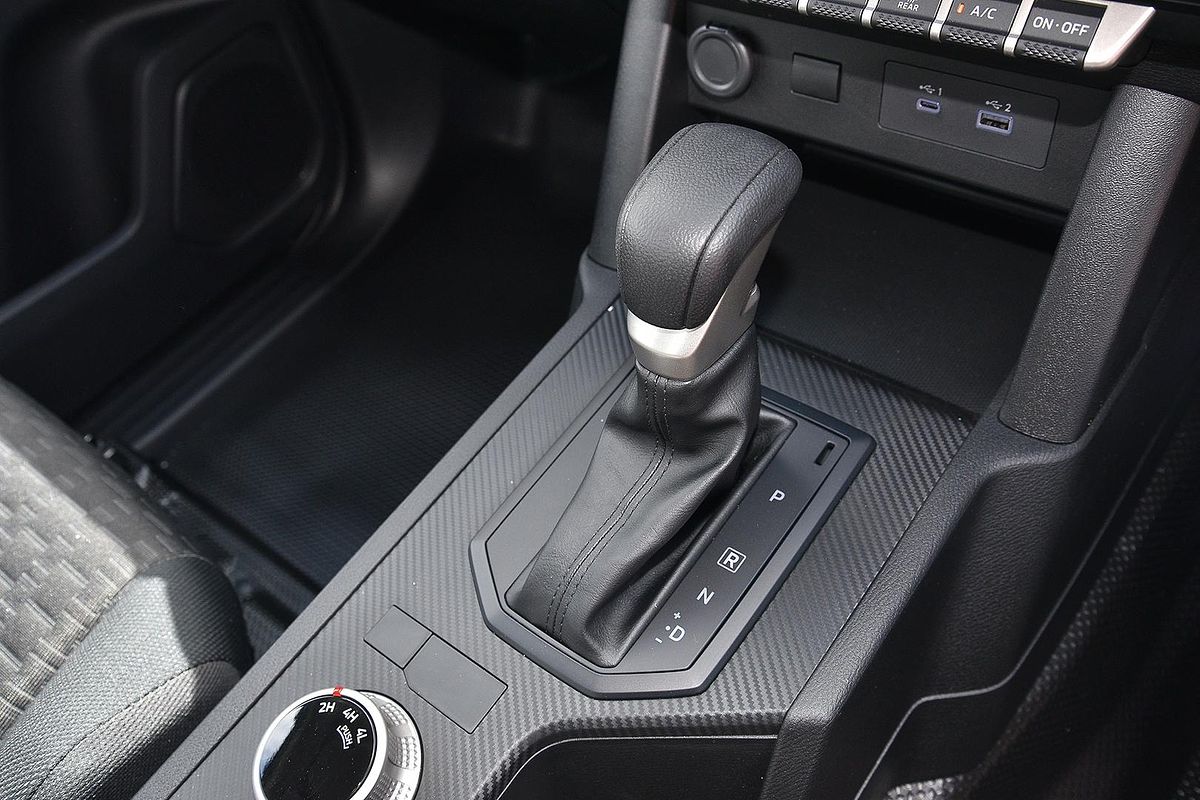 2025 Mitsubishi Triton GLX MV 4X4