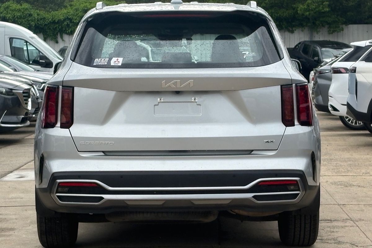2022 Kia Sorento S MQ4