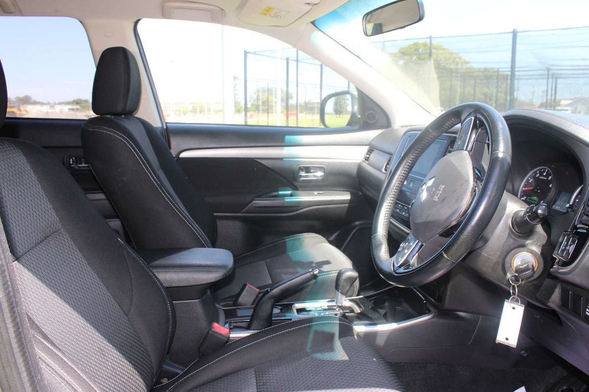 2016 MITSUBISHI OUTLANDER LS (4x2) CONTINUOUS VARIABLE 4D WAGON 4CYL