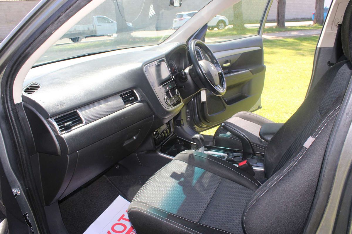 2016 MITSUBISHI OUTLANDER LS (4x2) CONTINUOUS VARIABLE 4D WAGON 4CYL