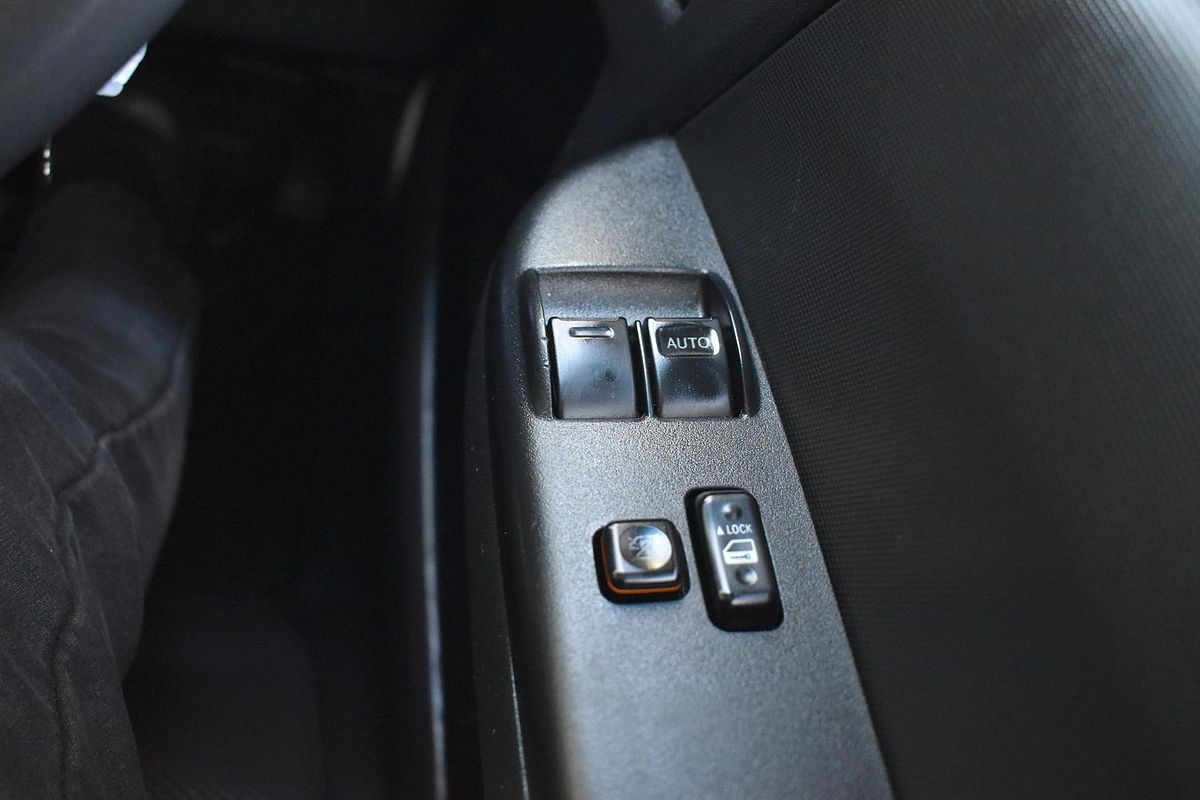 2017 Toyota Hiace KDH201R LWB