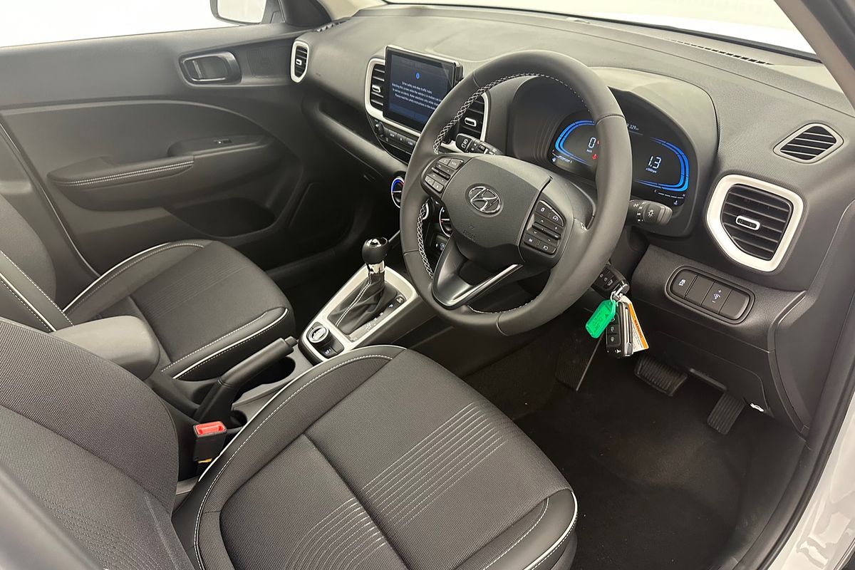2025 Hyundai Venue Active QX.V5