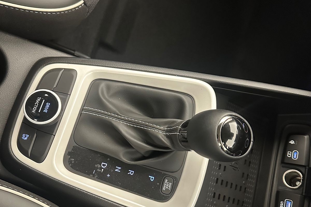 2025 Hyundai Venue Active QX.V5