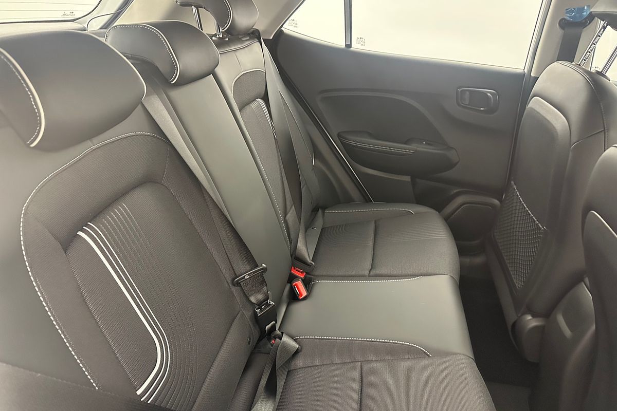 2025 Hyundai Venue Active QX.V5