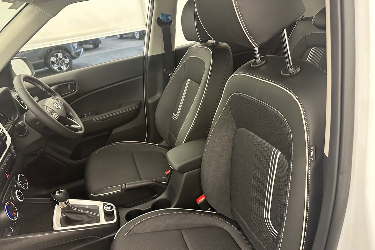 2025 Hyundai Venue Active QX.V5