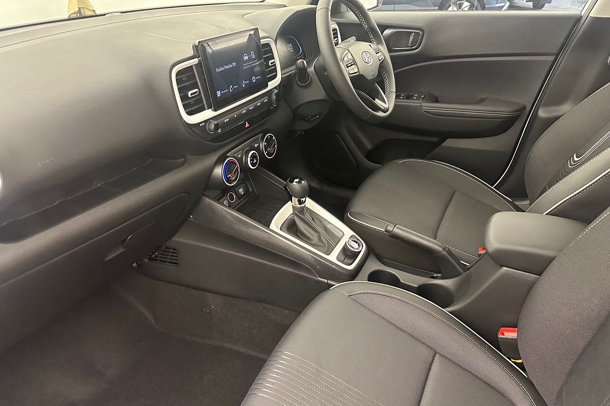 2025 Hyundai Venue Active QX.V5