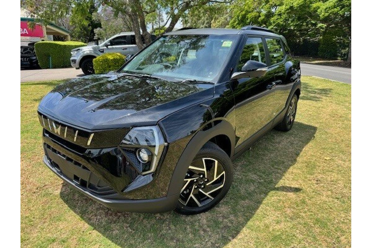2025 Mahindra XUV 3XO AX7L