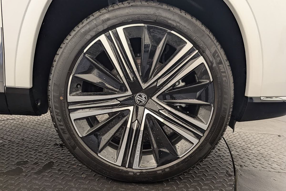 2025 MG QS Essence IS31