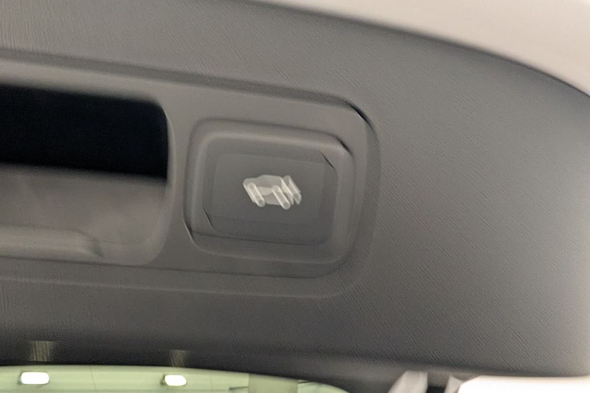 2025 MG QS Essence IS31