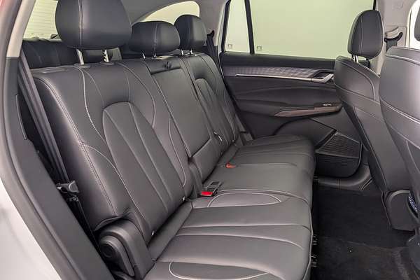 2025 MG QS Essence IS31