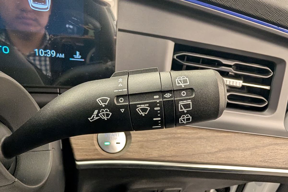 2025 MG QS Essence IS31