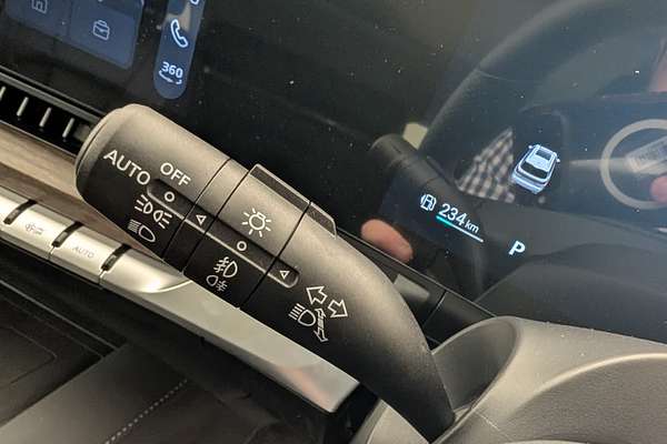 2025 MG QS Essence IS31