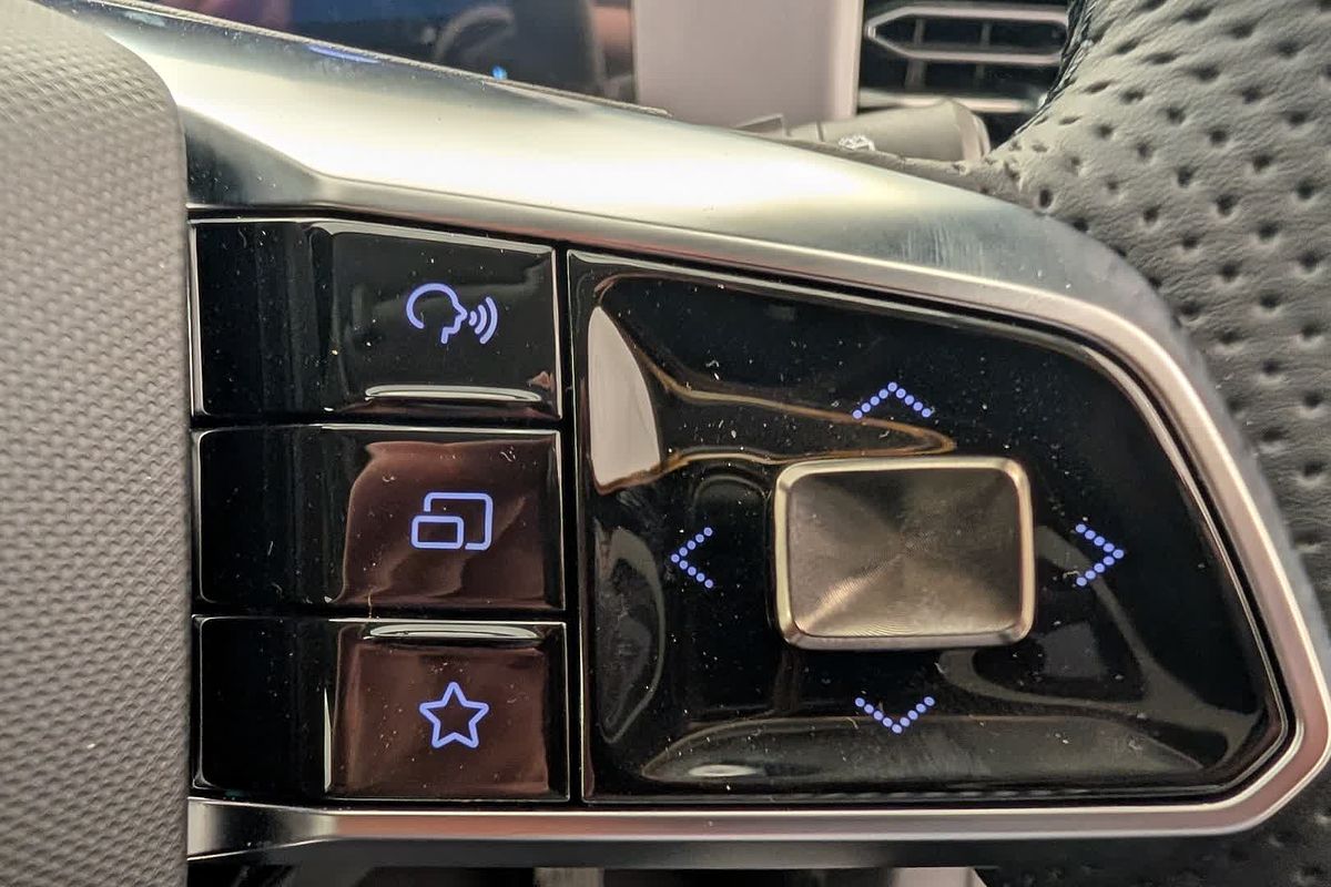 2025 MG QS Essence IS31