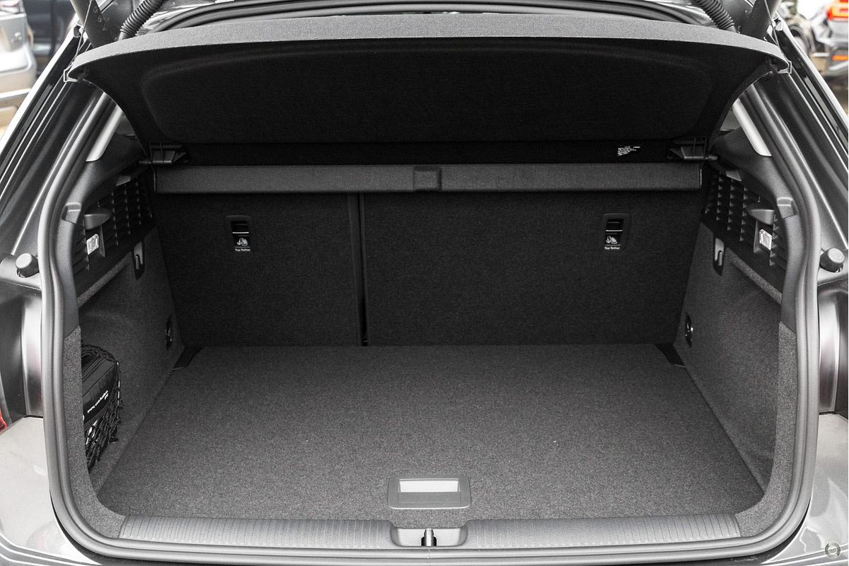 2025 Audi Q2 35 TFSI S line edition GA