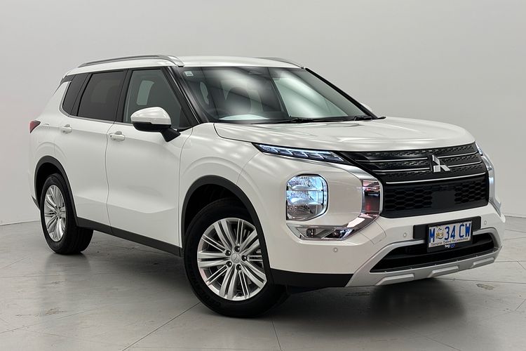 2024 Mitsubishi Outlander LS ZM