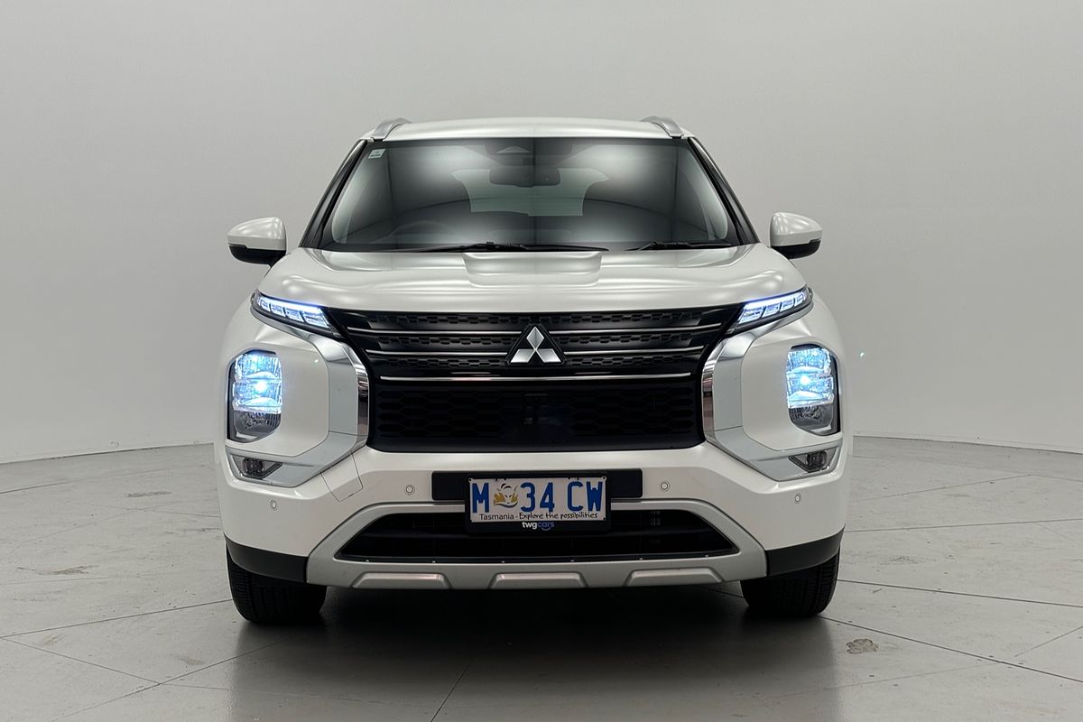 2024 Mitsubishi Outlander LS ZM
