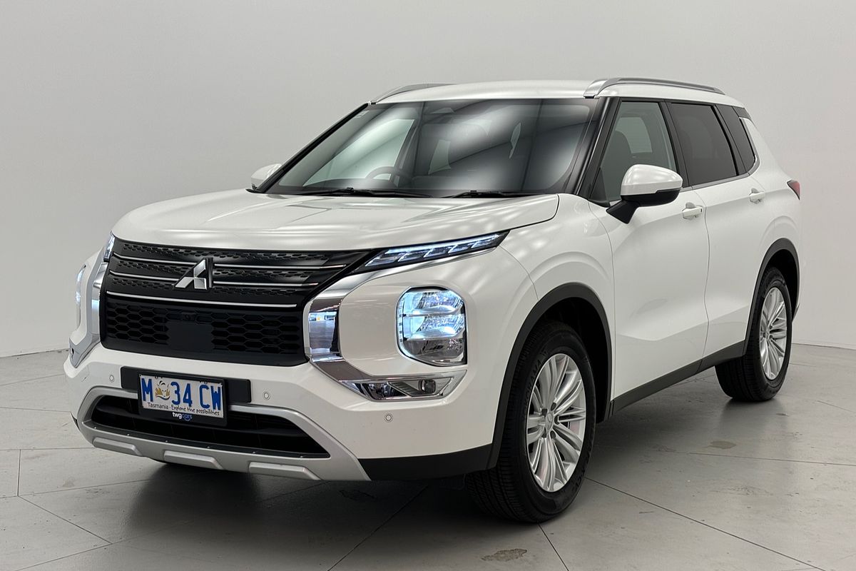 2024 Mitsubishi Outlander LS ZM