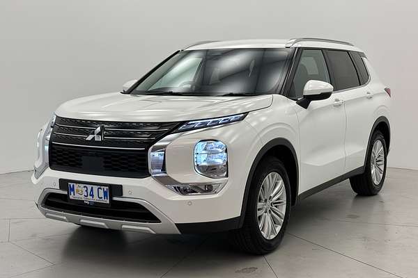 2024 Mitsubishi Outlander LS ZM