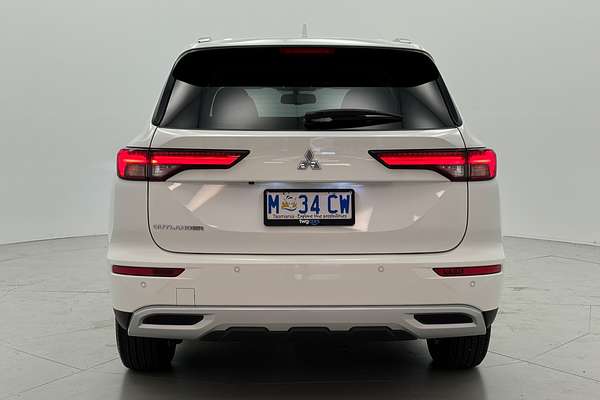 2024 Mitsubishi Outlander LS ZM