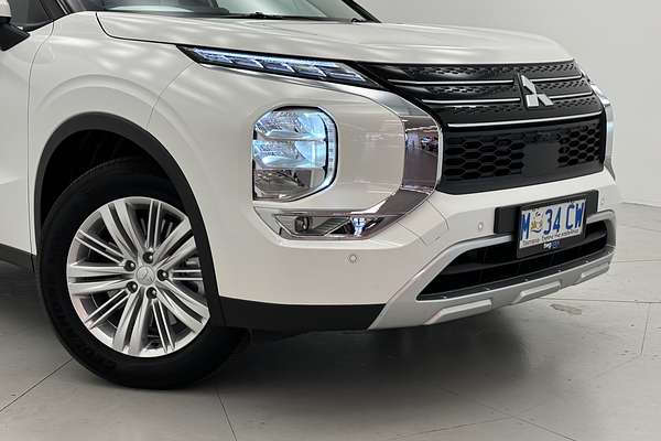 2024 Mitsubishi Outlander LS ZM