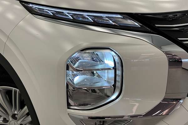 2024 Mitsubishi Outlander LS ZM