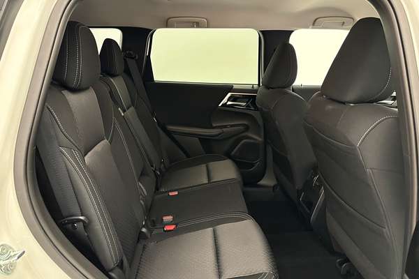 2024 Mitsubishi Outlander LS ZM