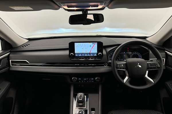2024 Mitsubishi Outlander LS ZM