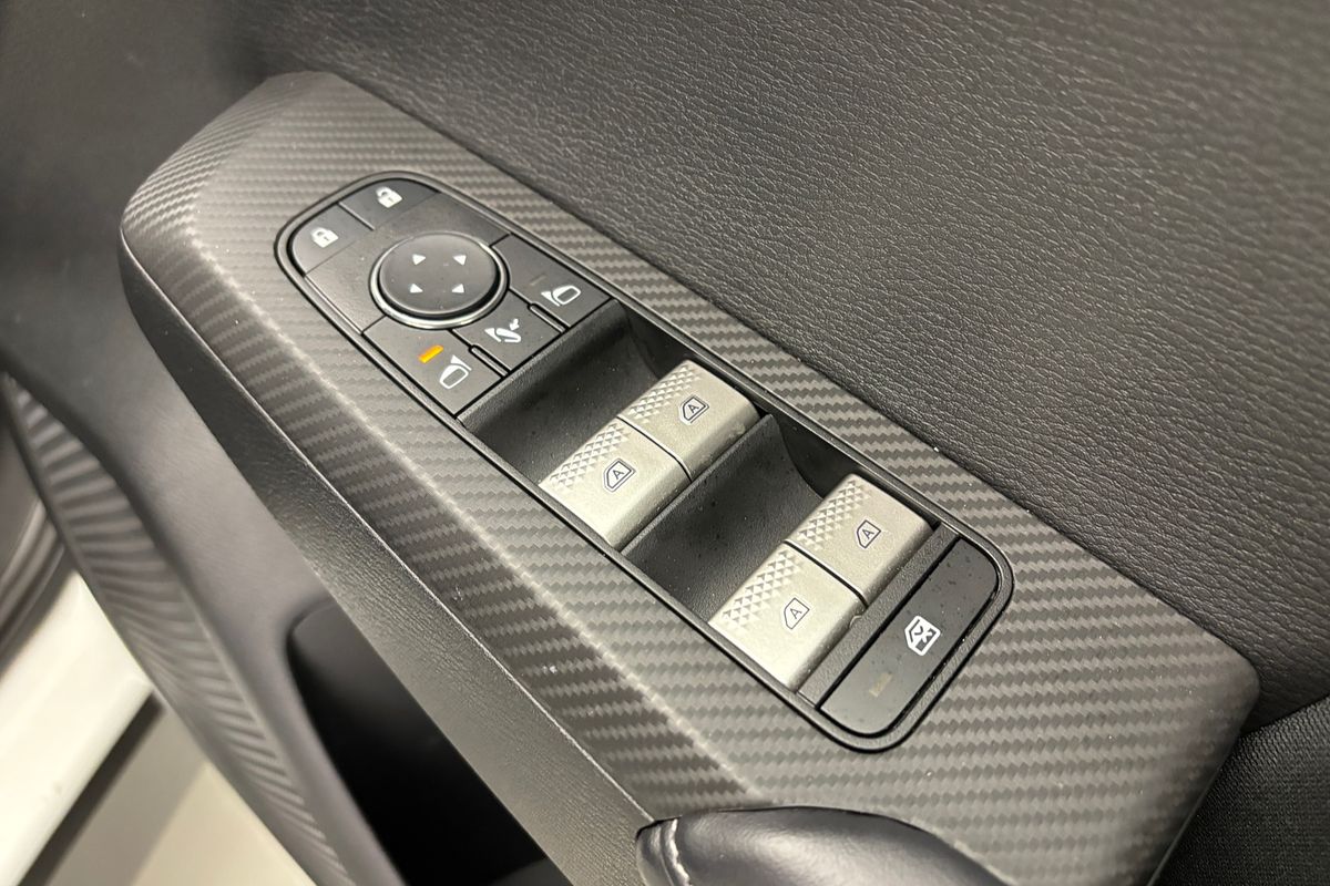 2024 Mitsubishi Outlander LS ZM