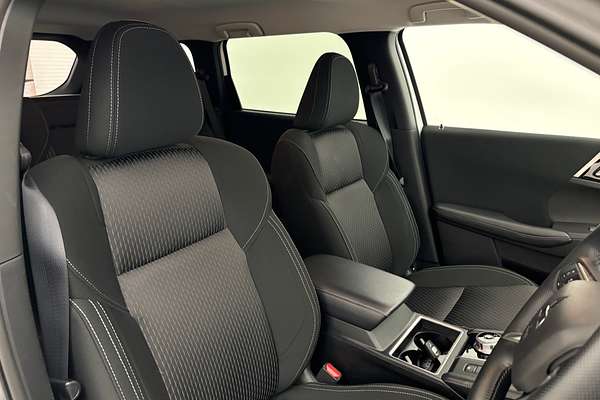 2024 Mitsubishi Outlander LS ZM