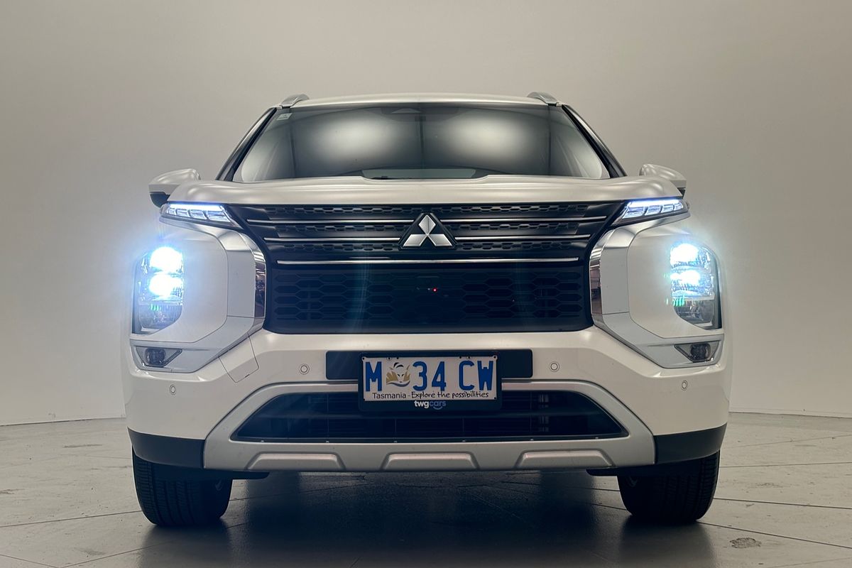 2024 Mitsubishi Outlander LS ZM