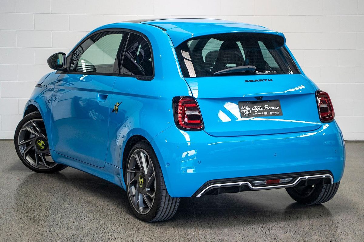 2023 Abarth 500e Scorpionissima