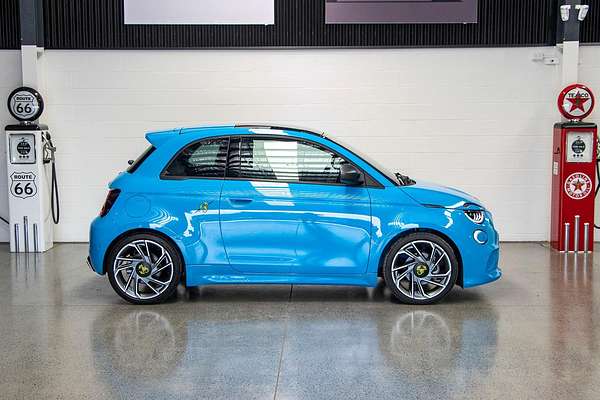 2023 Abarth 500e Scorpionissima