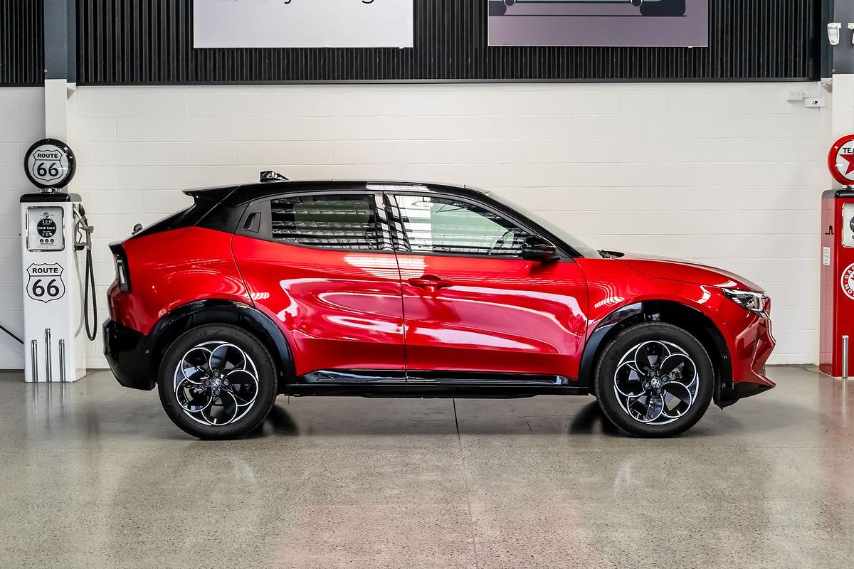 2025 Alfa Romeo Junior Elettrica