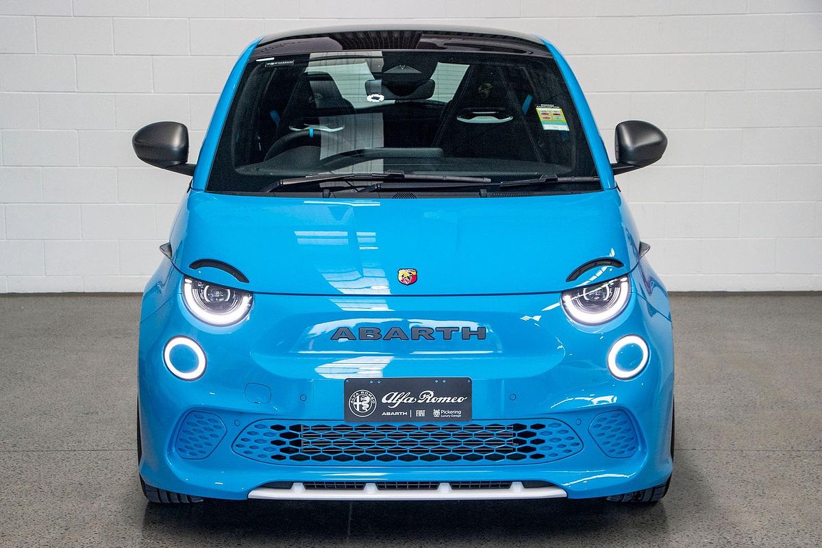 2023 Abarth 500e Scorpionissima