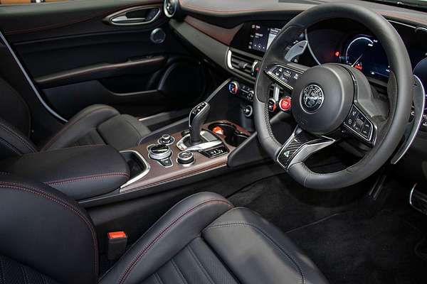 2025 Alfa Romeo Giulia Quadrifoglio Super Sport Series 5