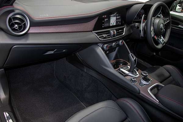 2025 Alfa Romeo Giulia Quadrifoglio Super Sport Series 5