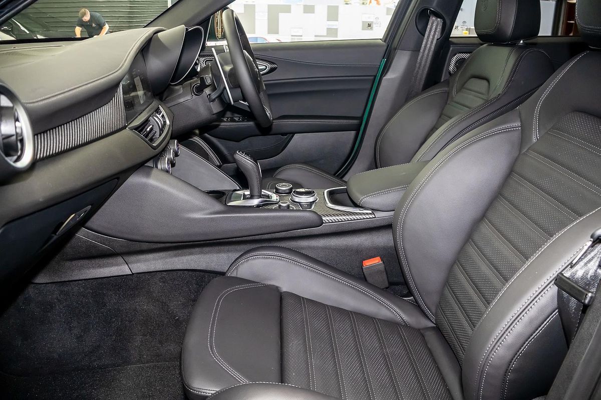 2025 Alfa Romeo Giulia Quadrifoglio Series 5