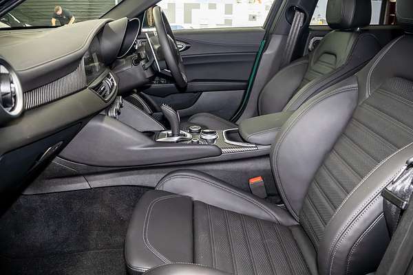 2025 Alfa Romeo Giulia Quadrifoglio Series 5