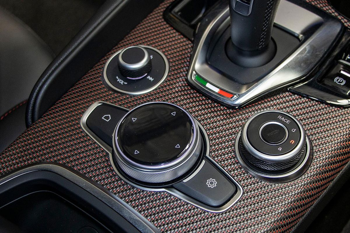 2025 Alfa Romeo Giulia Quadrifoglio Super Sport Series 5