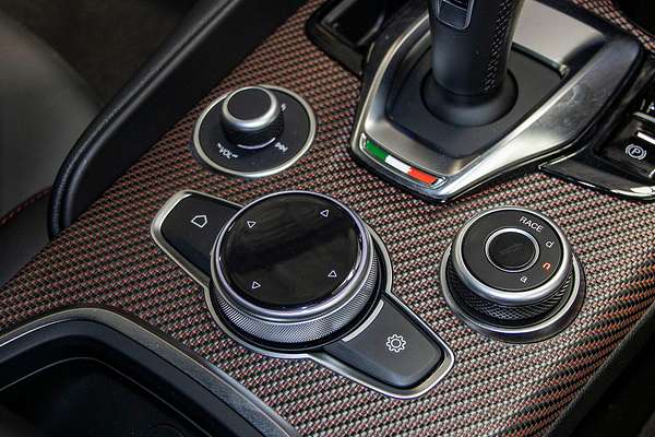 2025 Alfa Romeo Giulia Quadrifoglio Super Sport Series 5