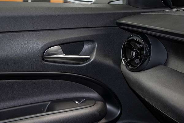 2025 Alfa Romeo Junior Ibrida