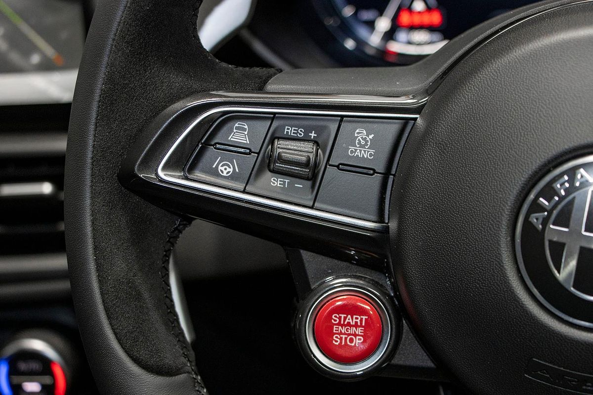 2025 Alfa Romeo Giulia Quadrifoglio Super Sport Series 5