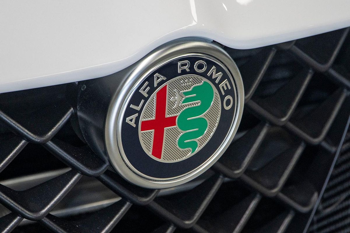 2025 Alfa Romeo Giulia Quadrifoglio Super Sport Series 5