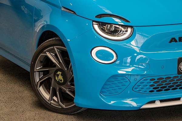 2023 Abarth 500e Scorpionissima