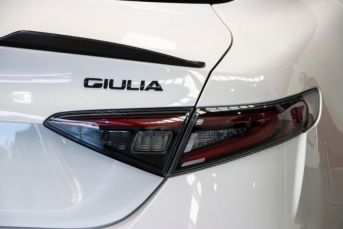 2025 Alfa Romeo Giulia Quadrifoglio Super Sport Series 5