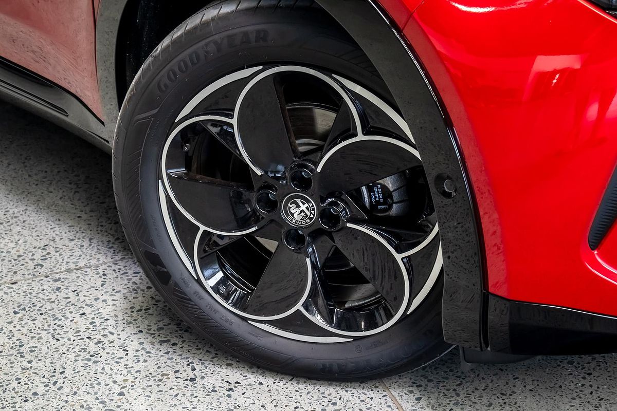 2025 Alfa Romeo Junior Elettrica